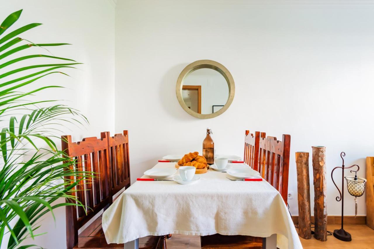Santo Amaro Beach Family Stays Оейраш Екстер'єр фото