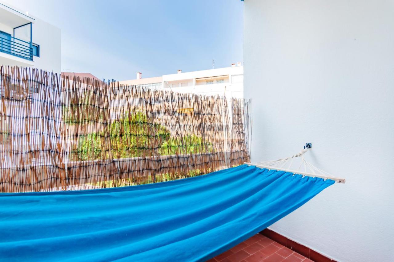 Santo Amaro Beach Family Stays Оейраш Екстер'єр фото