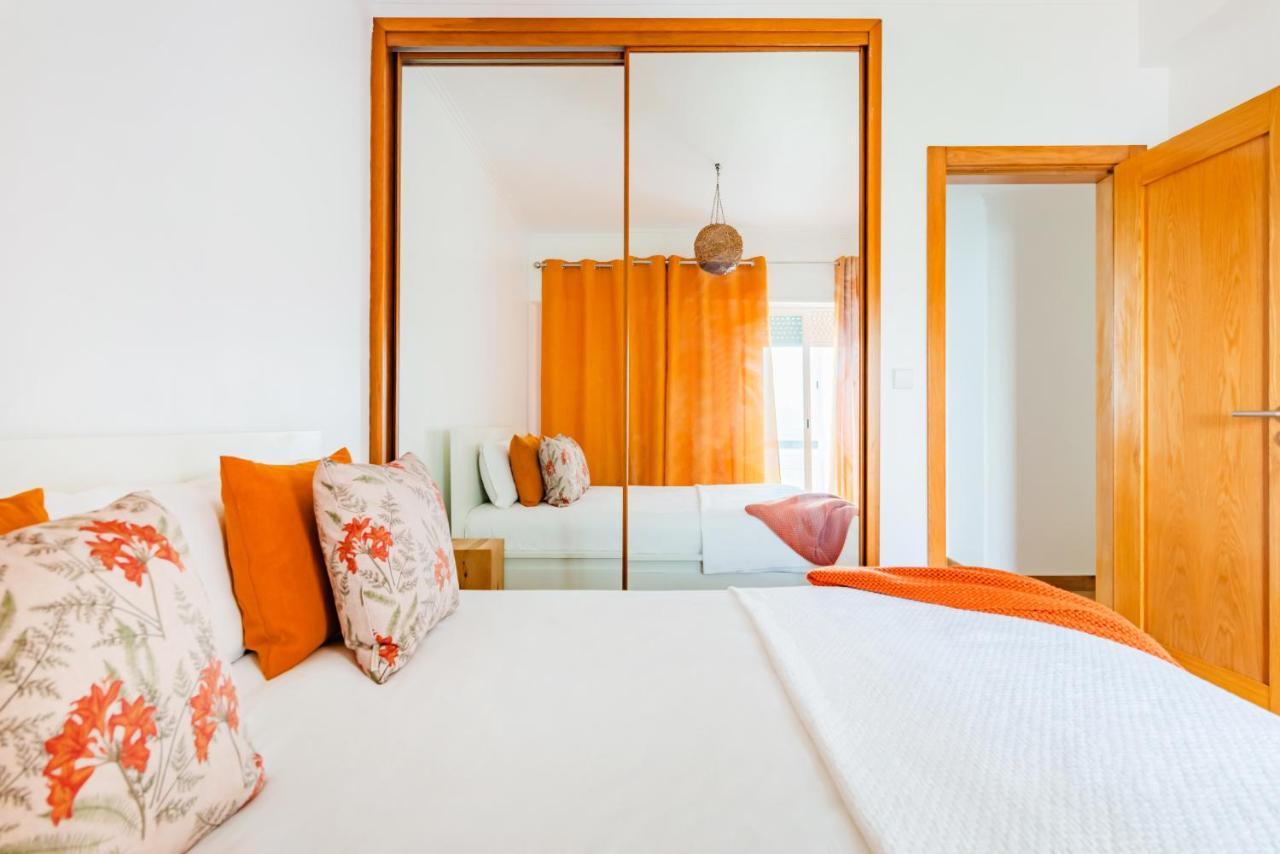 Santo Amaro Beach Family Stays Оейраш Екстер'єр фото