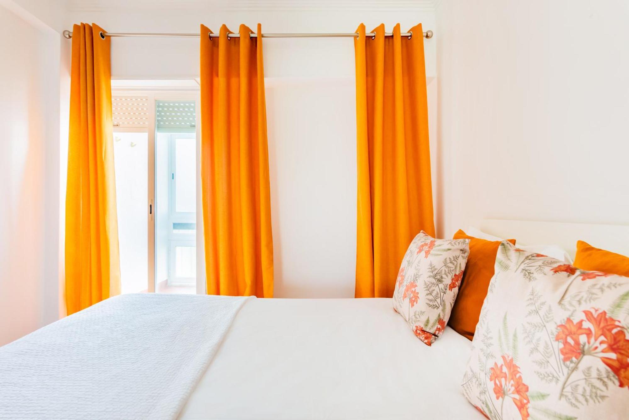 Santo Amaro Beach Family Stays Оейраш Екстер'єр фото